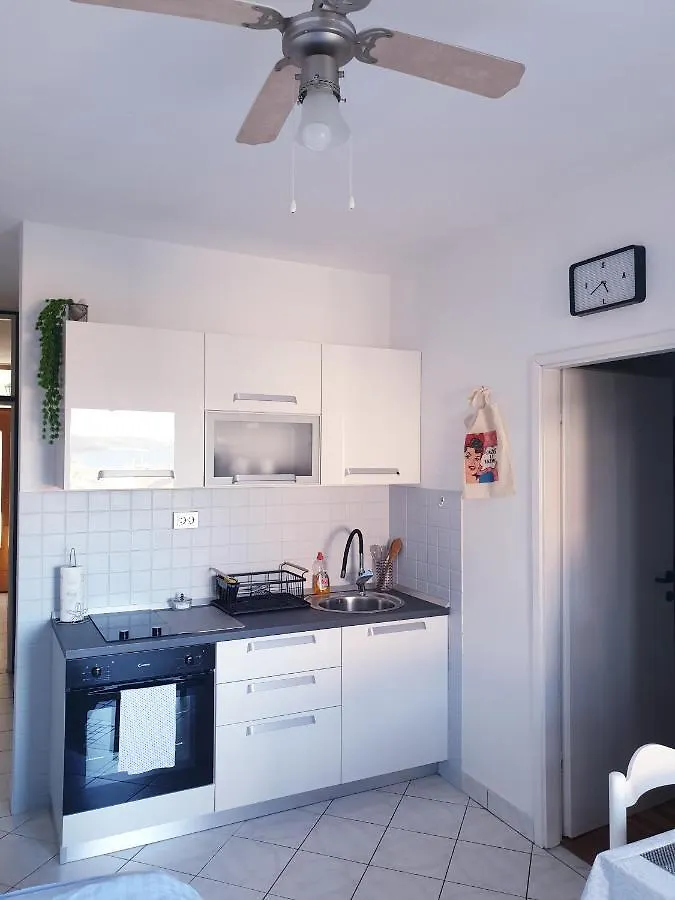 Sali Modern Seaview Apartment