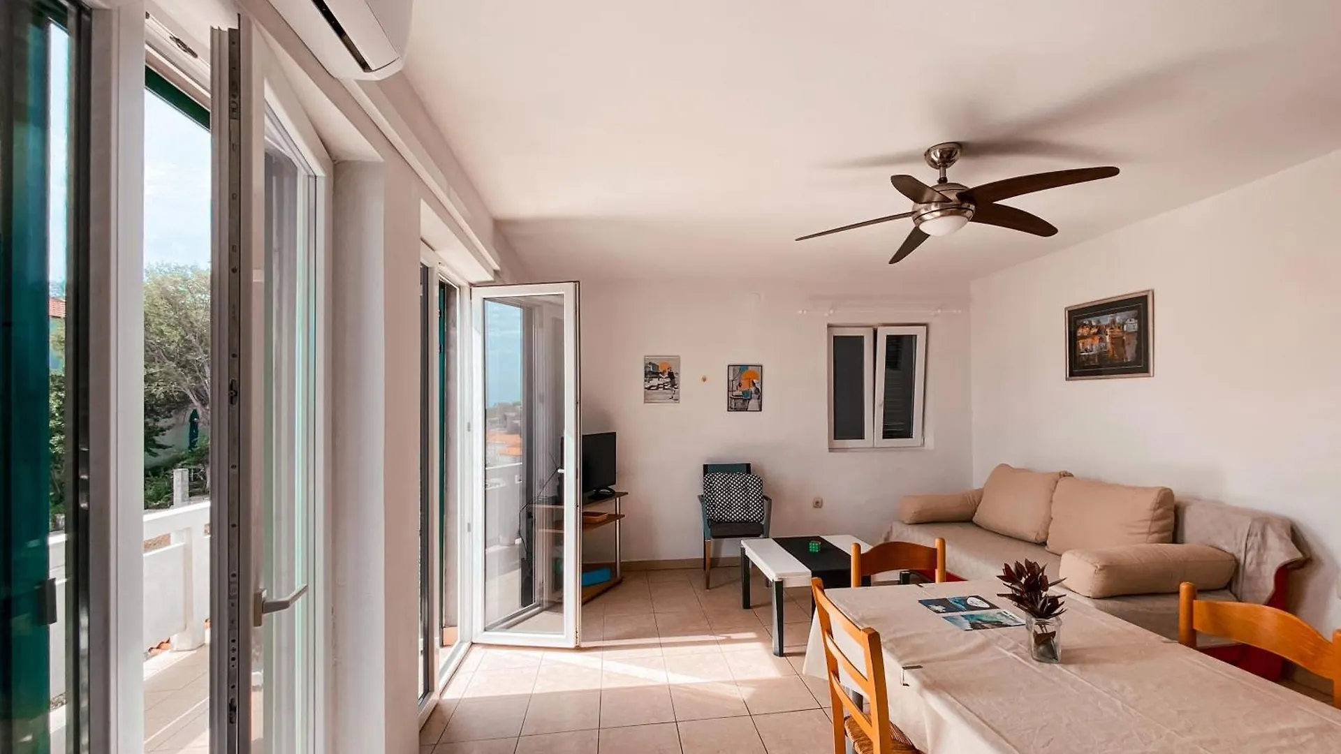 Sali Modern Seaview Apartment
